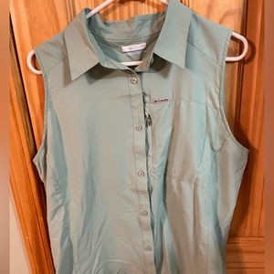 Sleeveless Columbia Button down